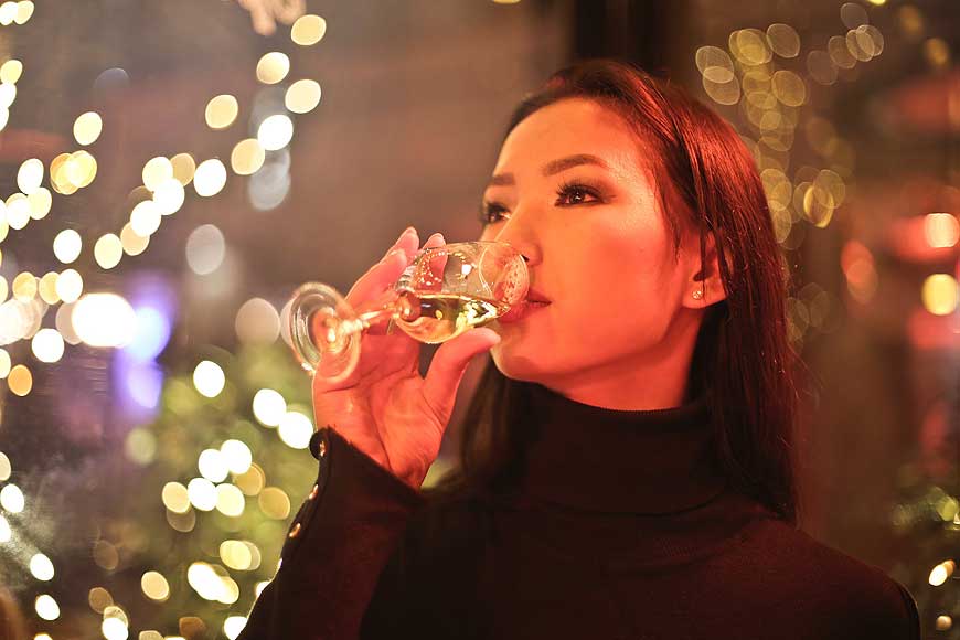 中国酒文化的塑造离不开酒宣传片-2